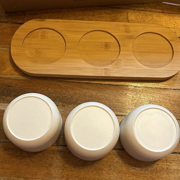 Home 4 Piece Serving Snack Bowl Set with 13” Wood Tray - Picture 3 of 7
